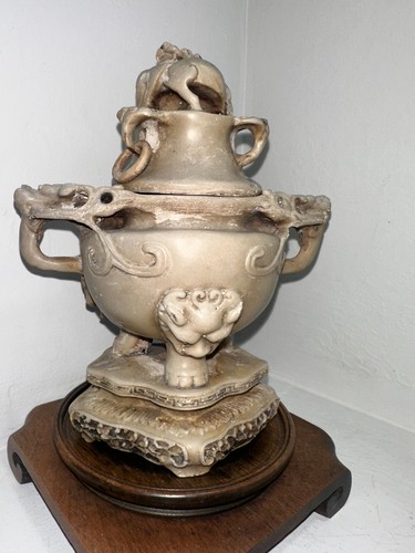 Unusual antique chinese beast - ,