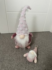 Blush Pink Nordic Sitting