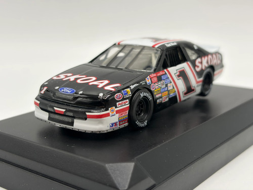 1995 ford thunderbird - 1/43,