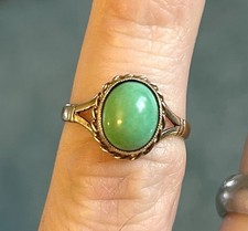 Ladies 9ct Gold Green