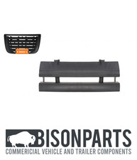 Front lower grille - lower, step