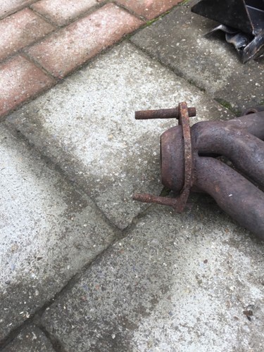 Exhaust manifold ford needs - exhaust, v8