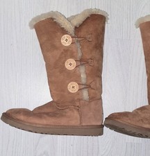 UGG Women's Bailey Button