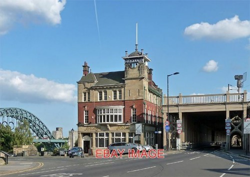 Photo bridge hotel castle - photo,