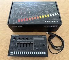 Roland drum machine with - drum,