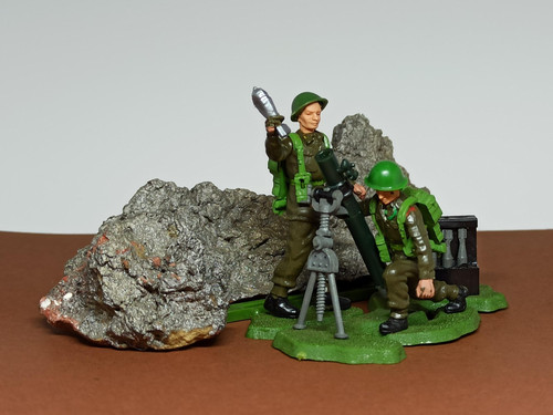 Britains swoppets plug - /,