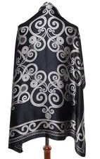 ESCADA Elegant VINTAGE SILK SCARF collectable 89x89 cm . In excellent condition 