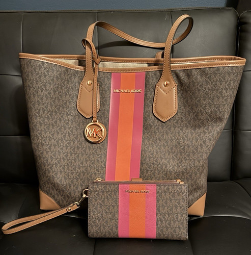 Michael kors large monogram - michael,