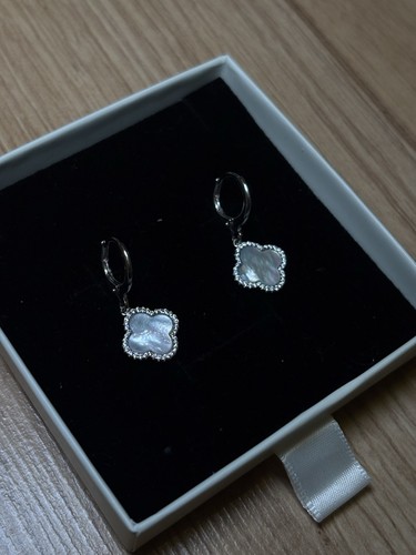 Silver white clover hoops - silver,