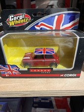 CORGI WHEELZ MINI LONDON SCENE UNION JACK TY82248