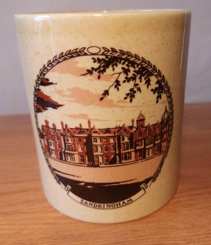 Holkham pottery sandringham - holkham,