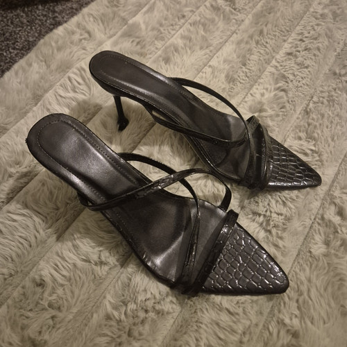 Women black pointed - women's,