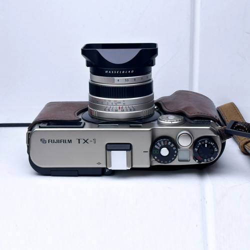 Black lens hood - hood, with