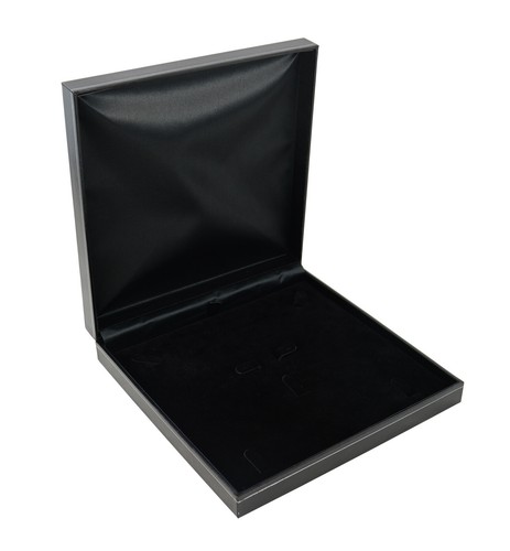 Black leatherette jewellery - black,