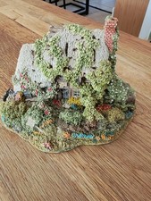 Lilliput Lane Forget-Me-Not