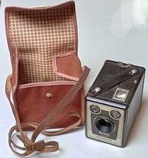 Vintage Kodak Brownie Six-20 Model D Box Camera With case