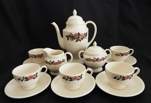 Wedgwood briar rose - rose, coffee