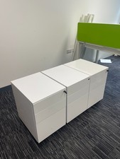 1x White office pedestal drawers 