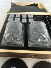 Exreizst Whiskey Stones Gift Set 2x Whiskey Glasses 2x  Coasters 6x Stones (SH9)