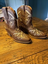 Dingo Primrose Leather Bootie Embroidered Cowboy Boots In Tan