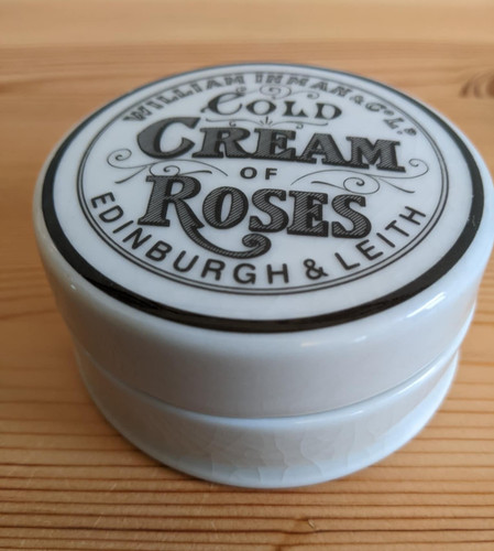 Cold cream roses china - of,