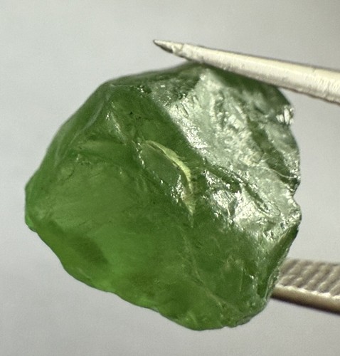 Natural tsavorite - 7.9,