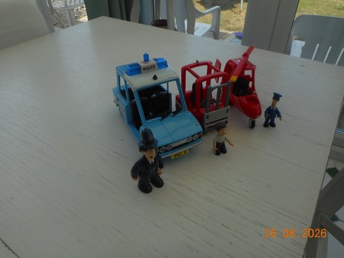 Small bundle postman - of,