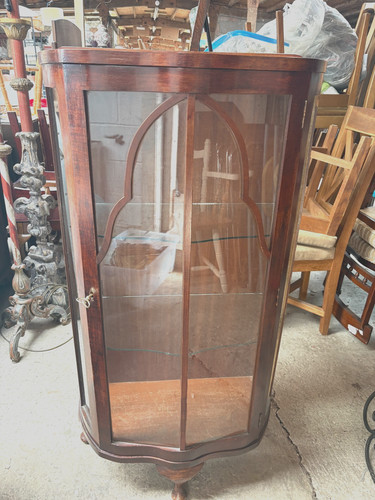 Bow fronted display - fronted,