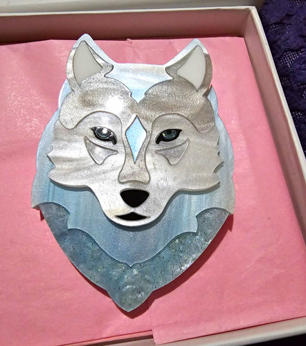 Winter the wolf - acrylic, brooch