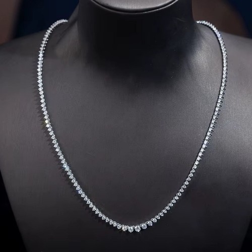 Natural round diamond - ct,