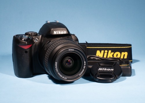 Nikon d40 dslr camera 1mp - nikon,