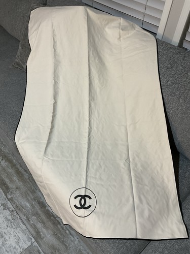 Chanel beaute throw blanket - throw,