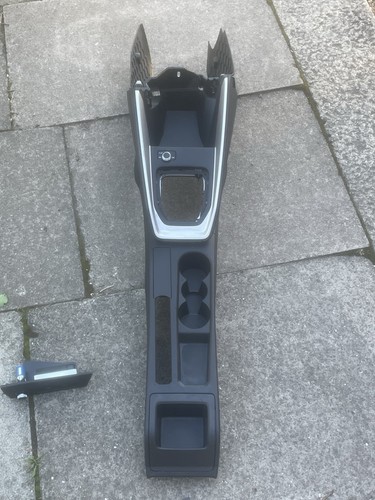Audi 2023 centre console - centre,