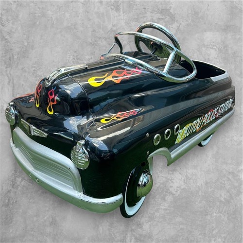 Vintage tin ride pedal - on,