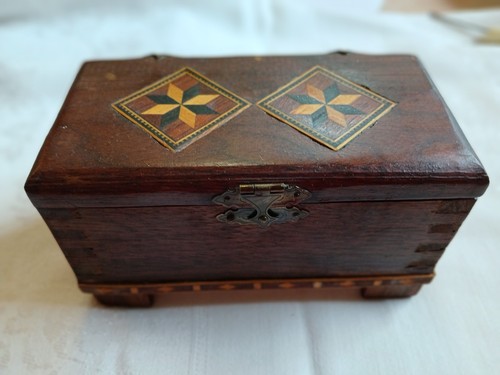 Two vtg reuge romance - vtg,
