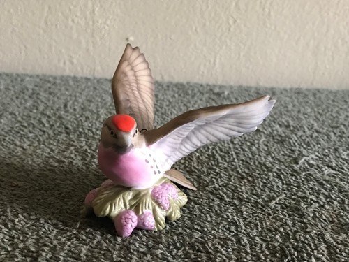 Redpoll bird figurine - redpoll,