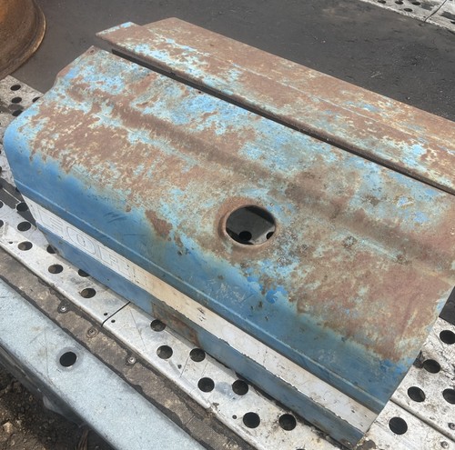 Ford 3000 bonnet tractor - ,
