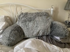 GORGEOUS CRUSHED SILVER GREY FAUX FUR CUDDLE CUSHION 