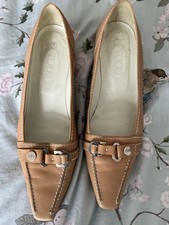 Ladies Leather Tod’s Shoes UK Size 7 EU Size 41