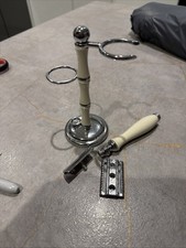 Manual Shaving Stand And razor
