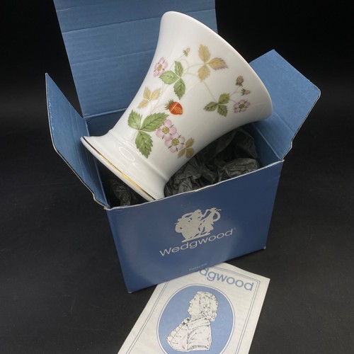 Wedgwood wild strawberry posy - wild,