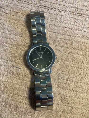 Solo black faced wrist - black,