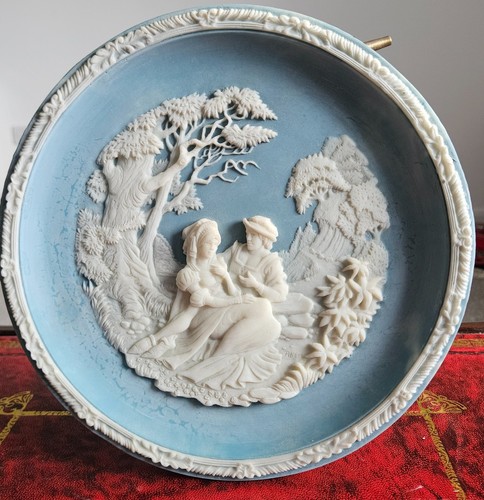 1987 incolay blue cameo plate - blue,
