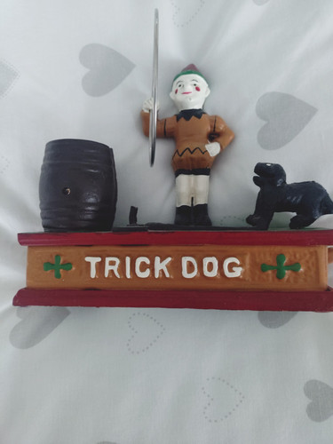 Trick dog cast iron - dog, box