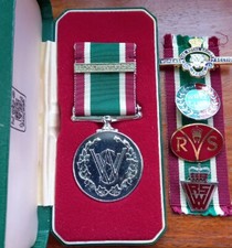 QEII Women's Voluntary Service Medal & Long Service Bar & 4 Enamel Badges Boxed
