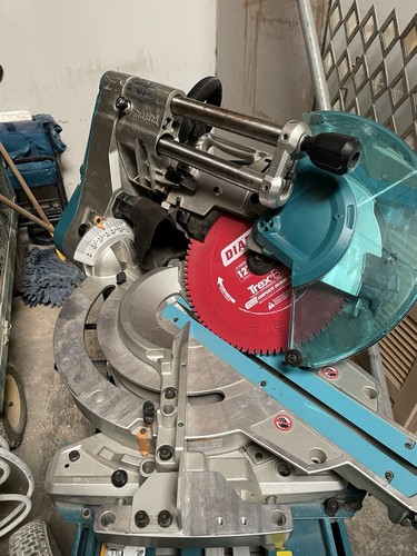 Makita amp dual - 15, 12”