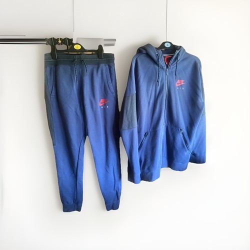 Blue navy and red - blue,