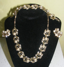 Vintage 1950s jewellery set necklace bracelet & earring pearl & diamante stones