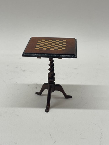 12th scale dolls house - 1:12th,