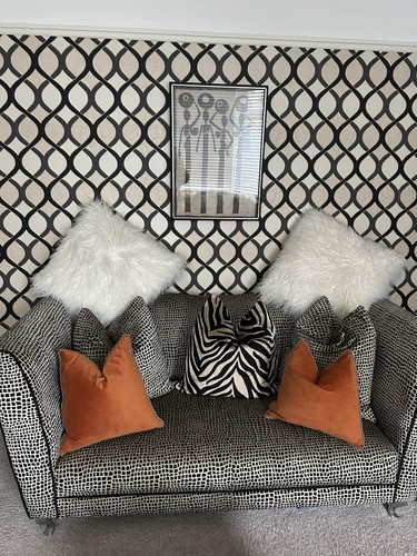 Giraffe print sofa unusual - unusual,